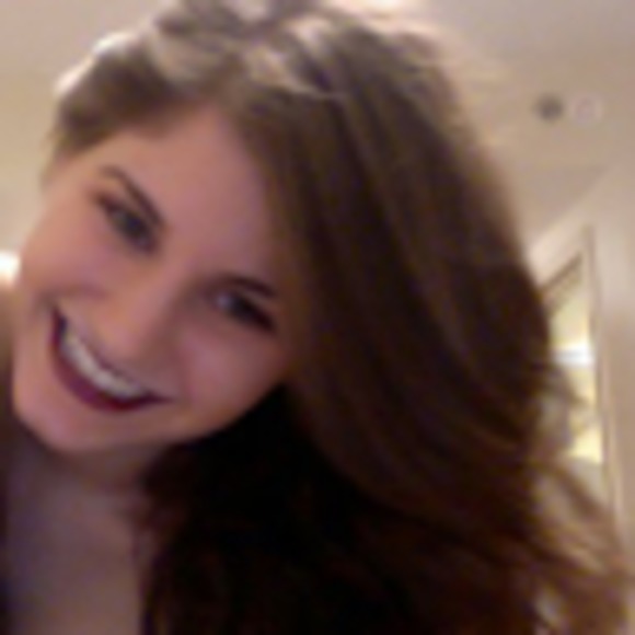 Meet your Posher, Chiara - Picture 1 of 1